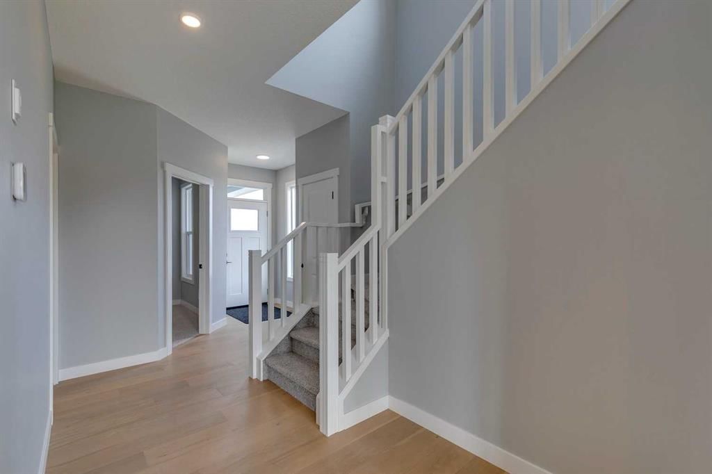 23 Creekstone Green SW, Calgary — photo 2 of 32