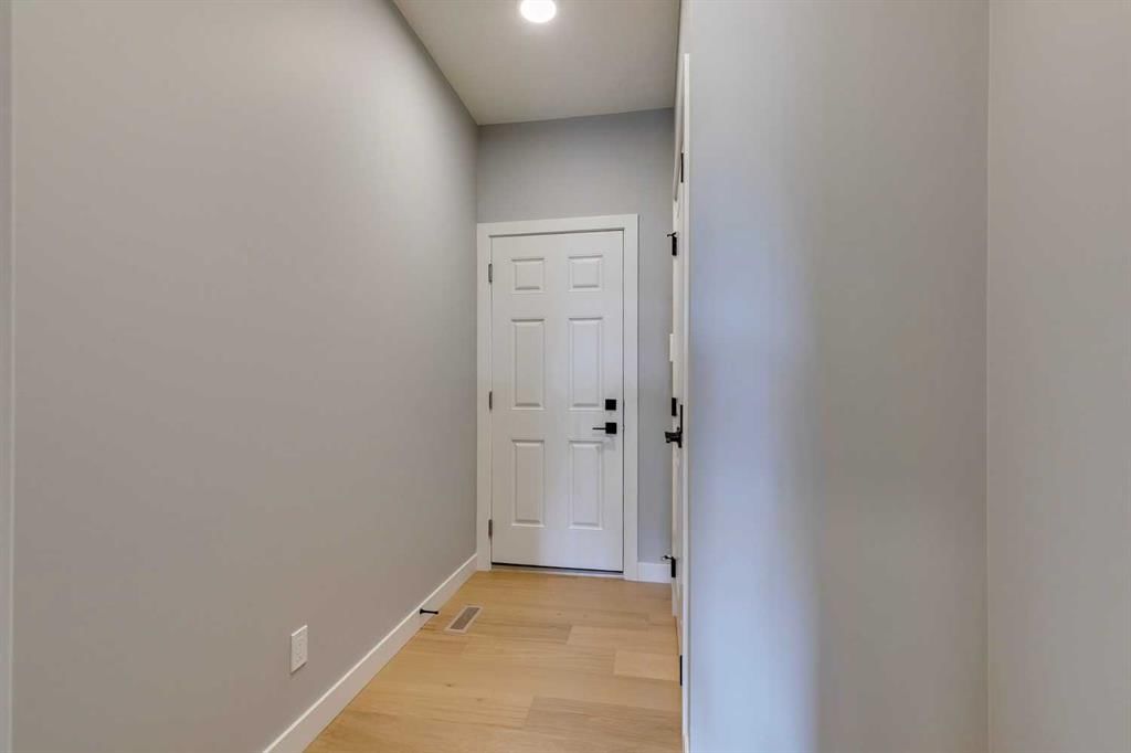 23 Creekstone Green SW, Calgary — photo 3 of 32