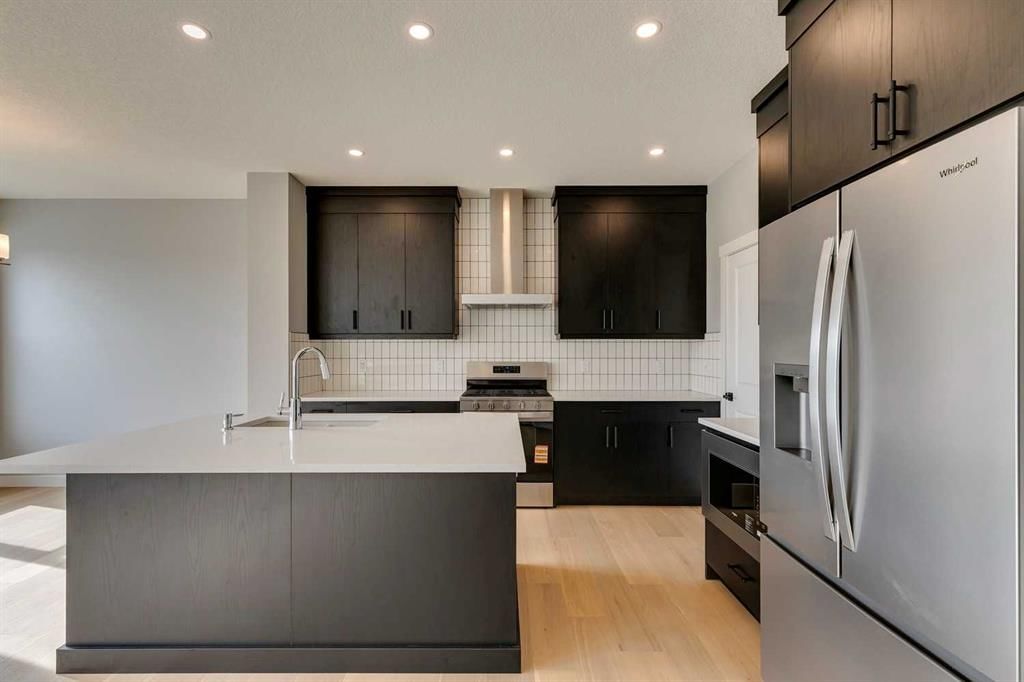 23 Creekstone Green SW, Calgary — photo 4 of 32