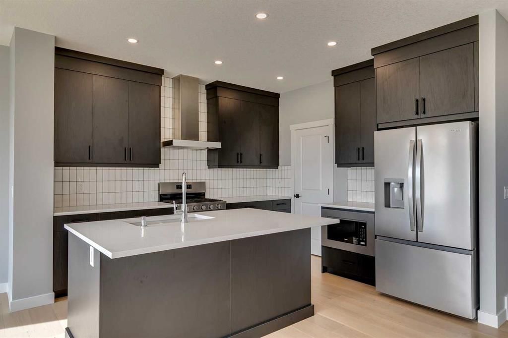 23 Creekstone Green SW, Calgary — photo 5 of 32
