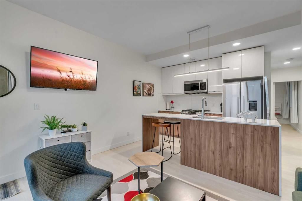 -, 333 9A Street NW, Calgary — photo 3 of 15