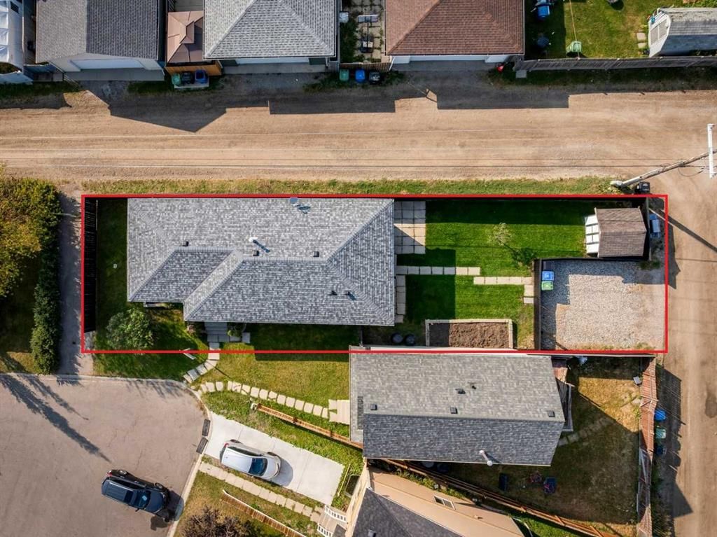 23 Erin Grove Court SE, Calgary — photo 2 of 38