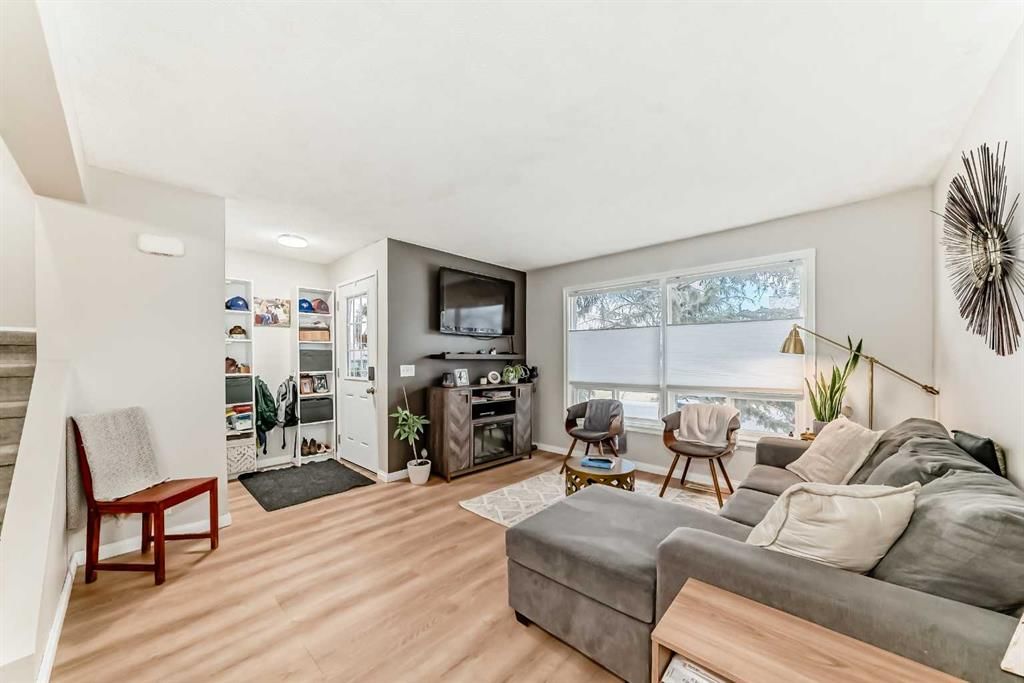 21 Woodfern Road SW, Calgary — photo 4 of 42