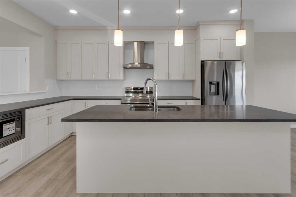 52 Lewisburg Close NE, Calgary — photo 4 of 33