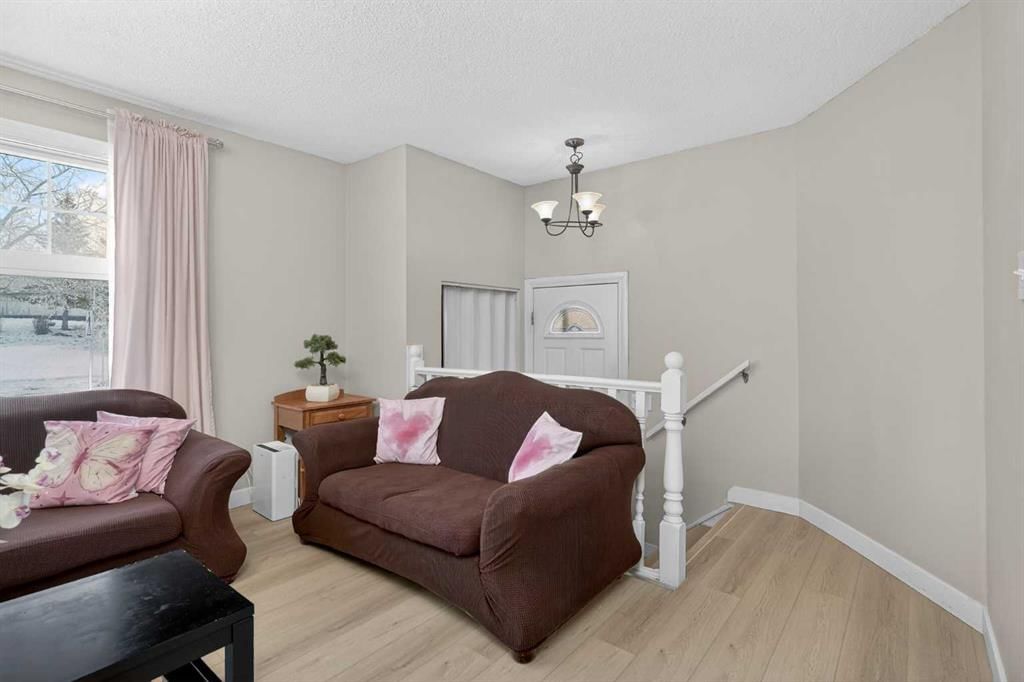 3503 42 Street NE, Calgary — photo 5 of 38