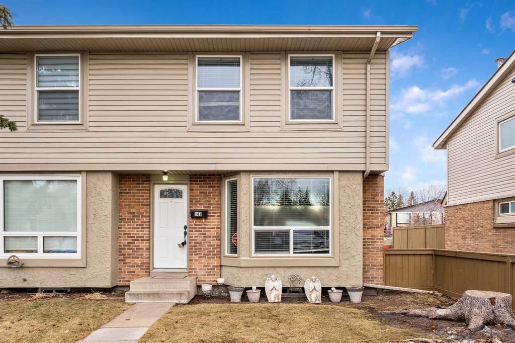 147, 123 Queensland Drive SE, Calgary — main listing photo
