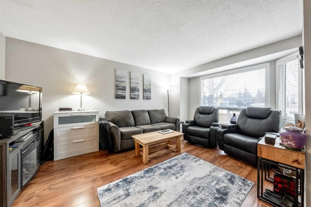 147, 123 Queensland Drive SE, Calgary — photo 3 of 21
