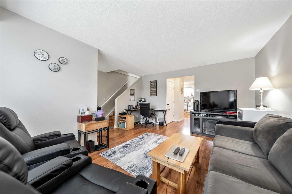 147, 123 Queensland Drive SE, Calgary — photo 5 of 21