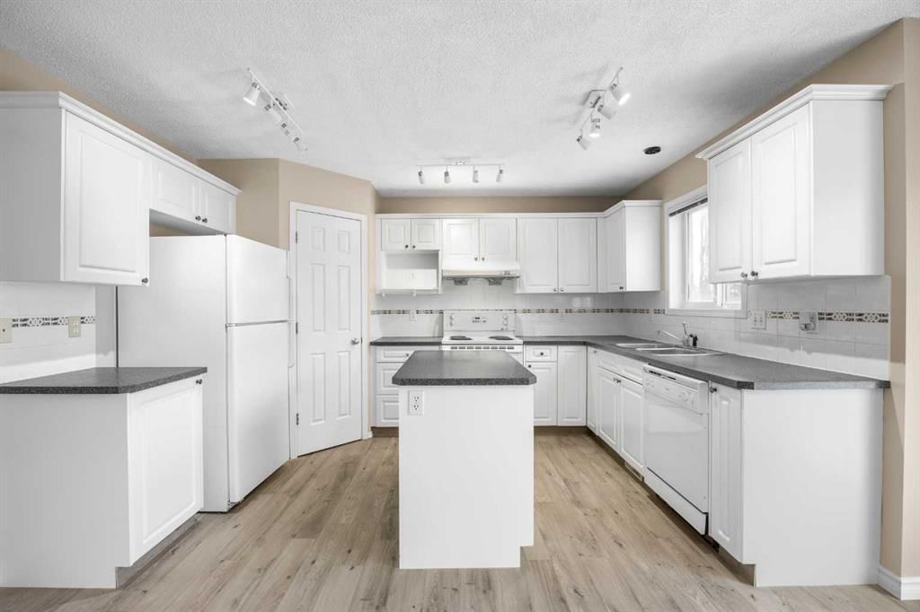 635 Panorama Hills Drive NW, Calgary — photo 3 of 41