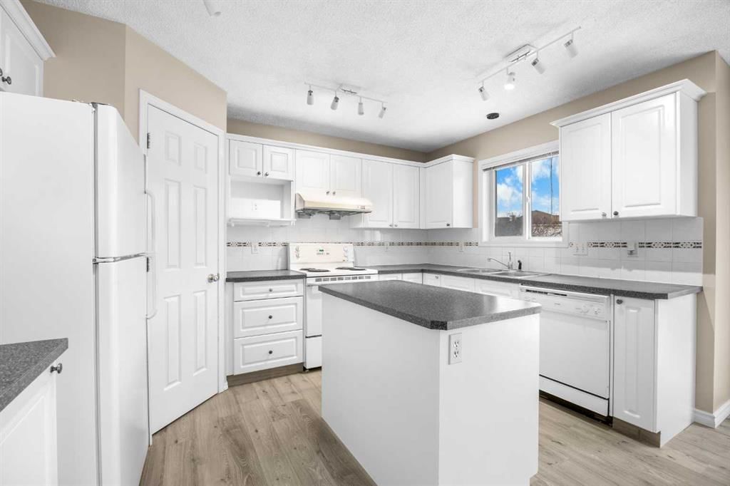 635 Panorama Hills Drive NW, Calgary — photo 4 of 41