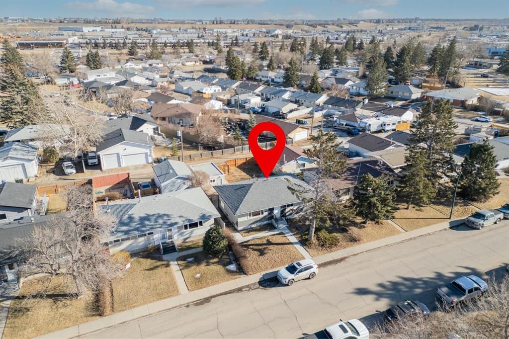 4520 Greenview Drive NE, Calgary — photo 2 of 40