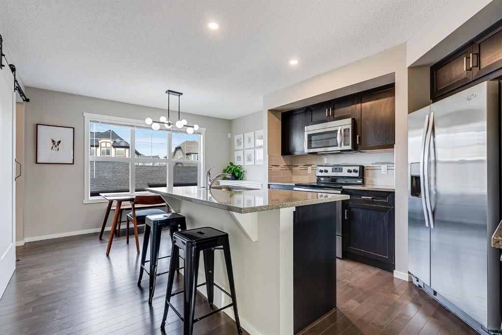 121 Marine Drive SE, Calgary — photo 4 of 30