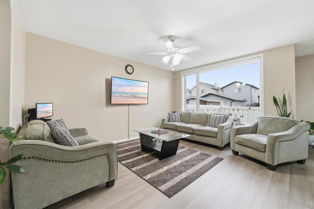 131 San Fernando Crescent NE, Calgary — photo 3 of 43