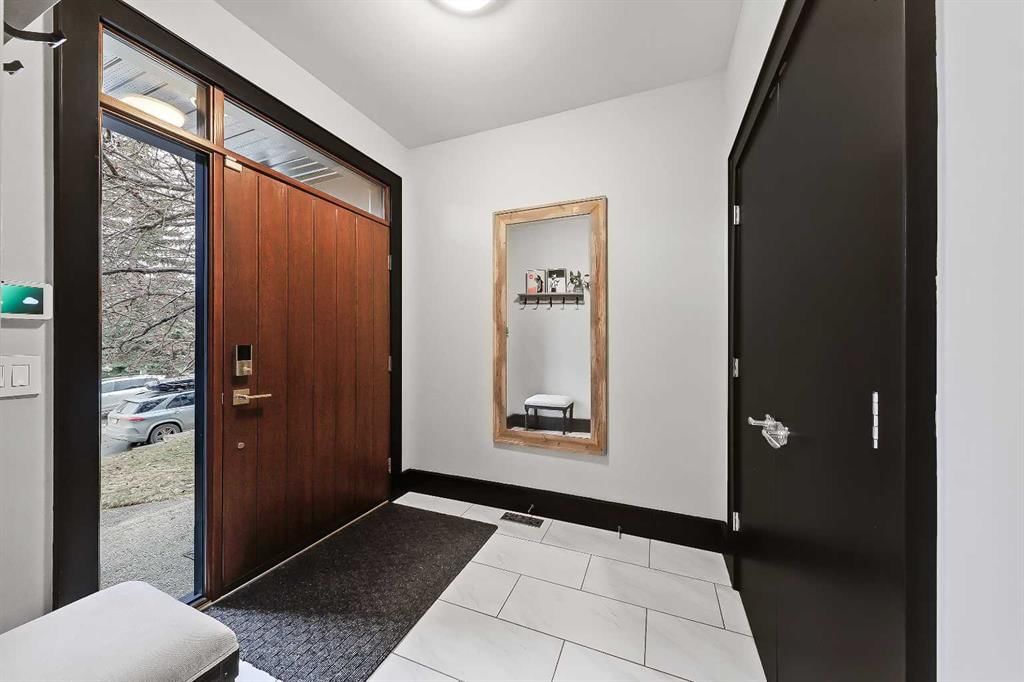2110 27 Avenue SW, Calgary — photo 2 of 50