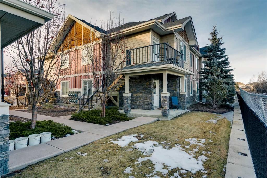 6, 59 West Coach Manor SW, Calgary — main listing photo