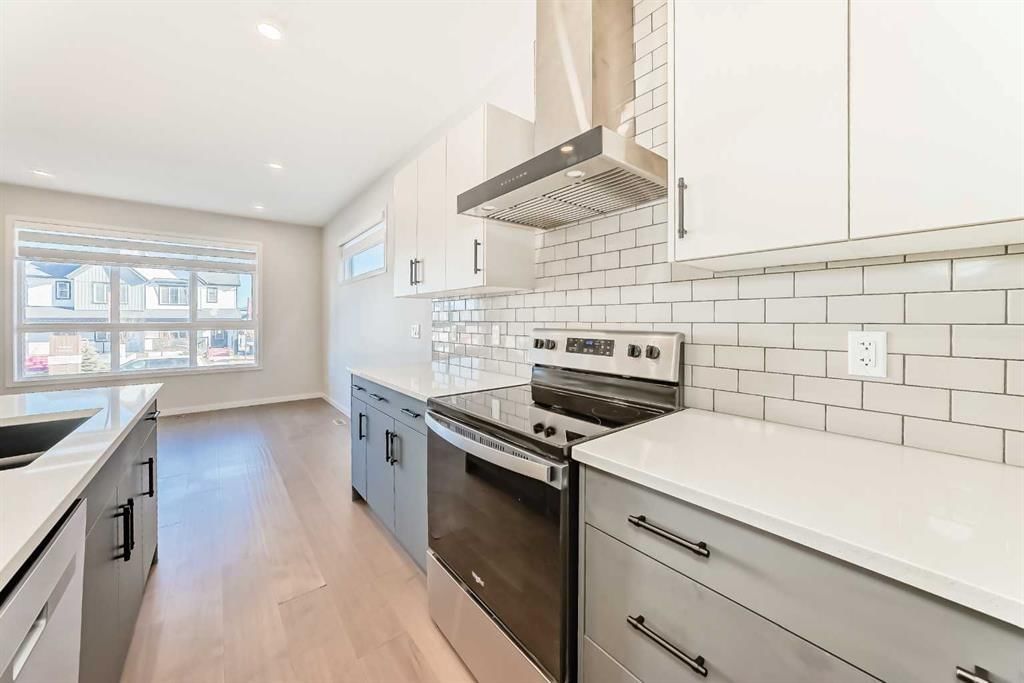 535 Tekarra Drive NW, Calgary — photo 4 of 44