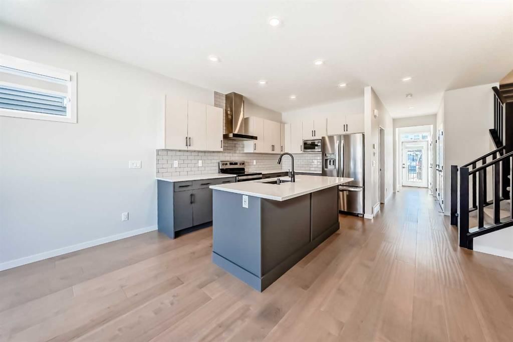 535 Tekarra Drive NW, Calgary — photo 5 of 44