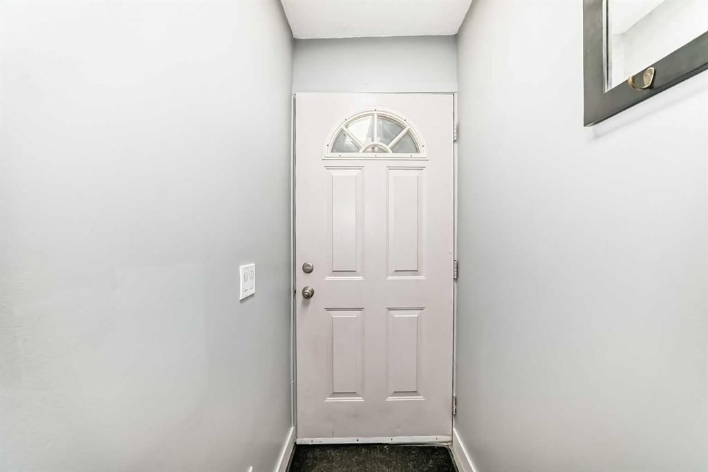 33, 3800 Fonda Way SE, Calgary — photo 3 of 30
