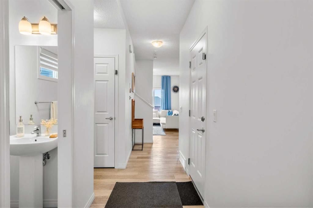 105 Carringvue Park NW, Calgary — photo 5 of 50