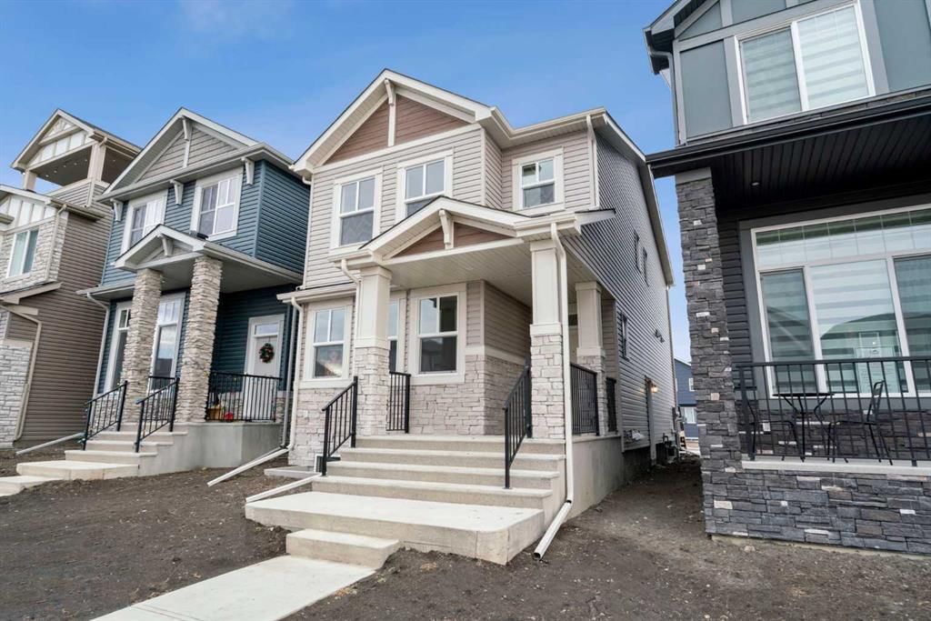 17 Creekview Manor SW, Calgary — main listing photo