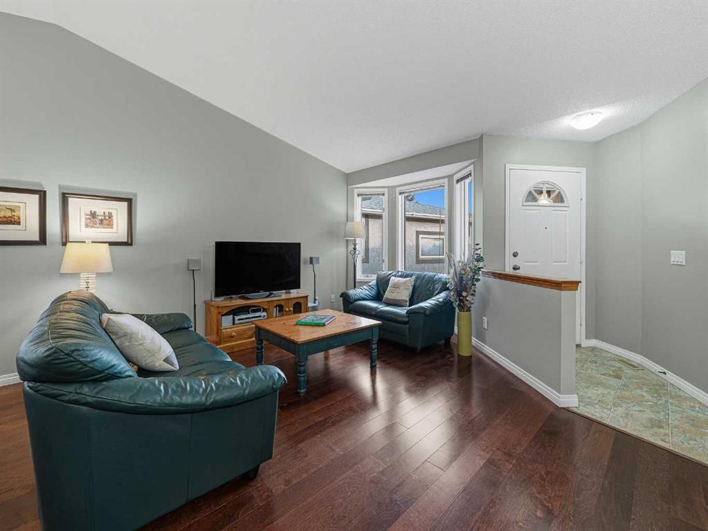 301 Arbour Cliff Close NW, Calgary — photo 4 of 42