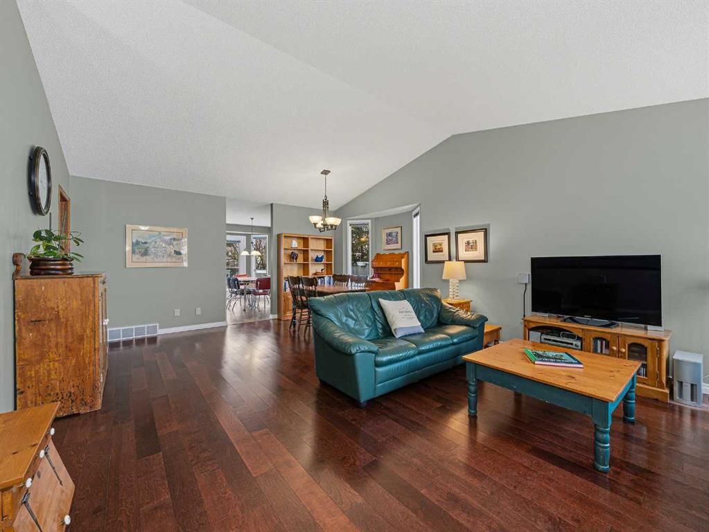 301 Arbour Cliff Close NW, Calgary — photo 5 of 42