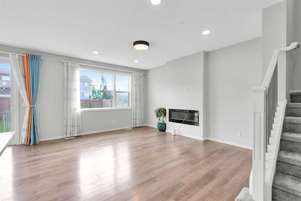 106 Lucas Crescent NW, Calgary — photo 3 of 48