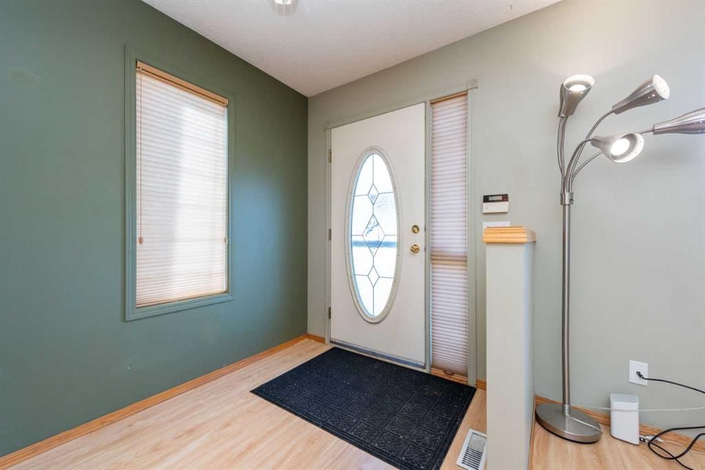 7 Covewood Park NE, Calgary — photo 3 of 41