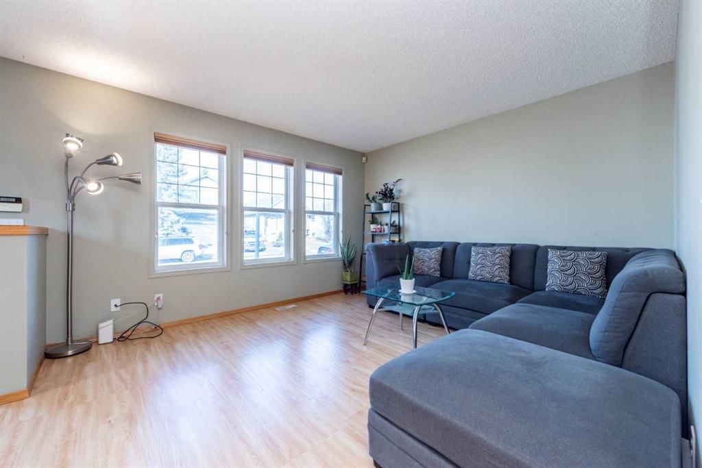 7 Covewood Park NE, Calgary — photo 4 of 41