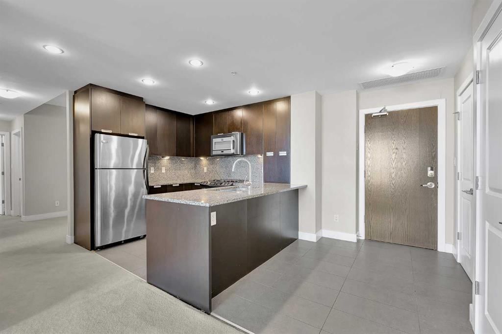 907, 99 Spruce Place SW, Calgary — photo 3 of 34