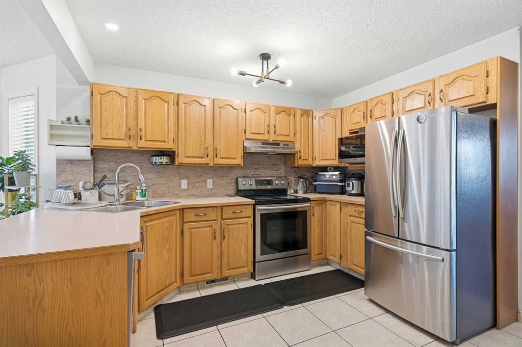 507 Citadel Heights NW, Calgary — photo 2 of 43