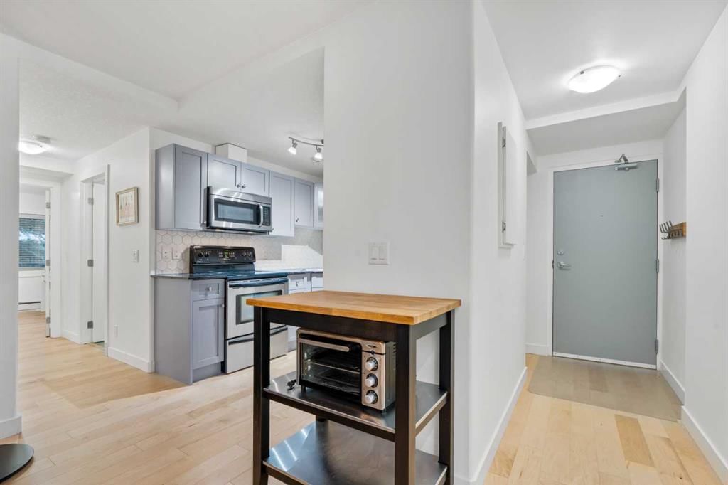 103, 728 3 Avenue NW, Calgary — photo 4 of 40