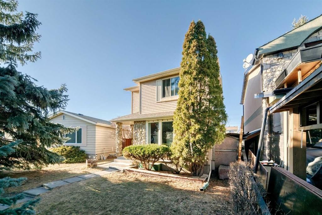 44 Erin Croft Green SE, Calgary — photo 4 of 17