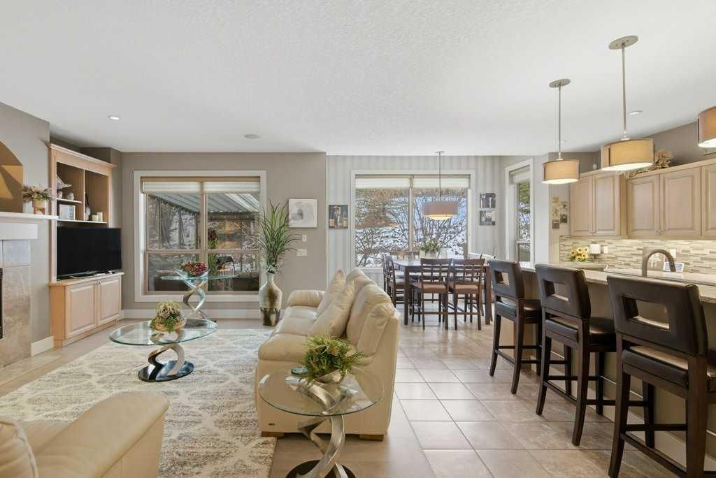 247 St Moritz Drive SW, Calgary — photo 4 of 47