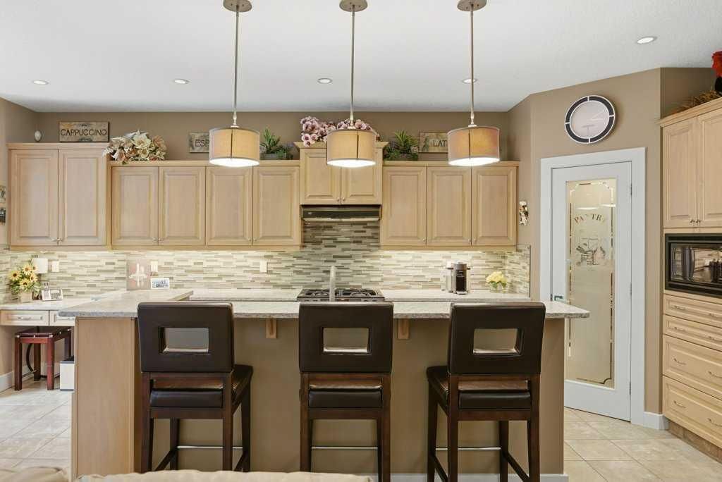 247 St Moritz Drive SW, Calgary — photo 5 of 47
