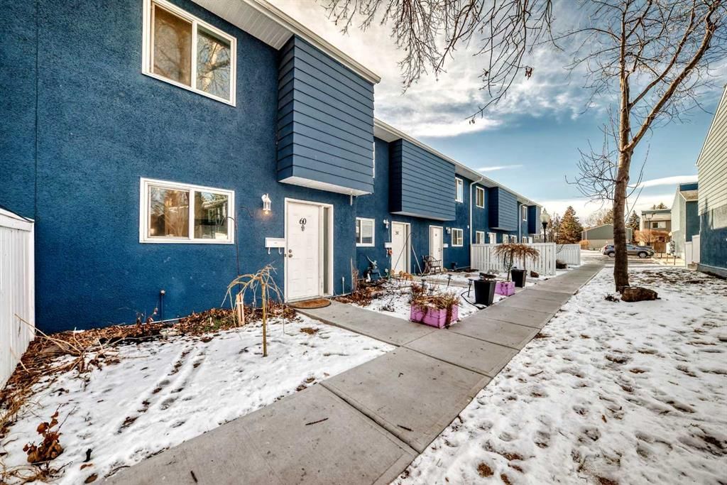 60, 251 90 Avenue SE, Calgary — main listing photo