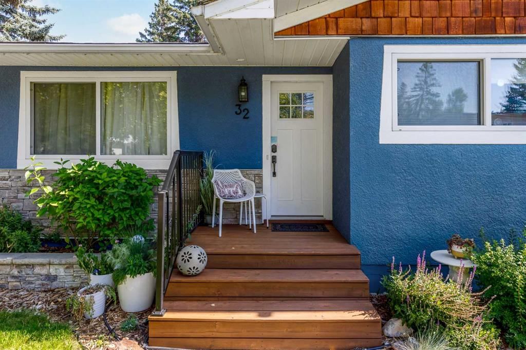 32 Sinclair Crescent SW, Calgary — main listing photo