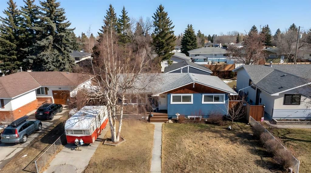 32 Sinclair Crescent SW, Calgary — photo 3 of 48