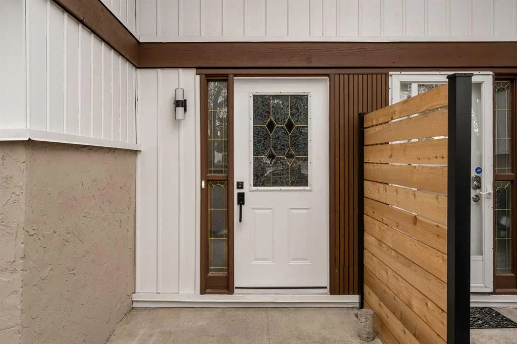 15 A Arlington Bay SE, Calgary — photo 2 of 28