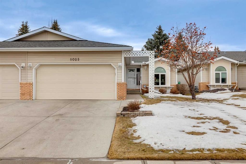 1025 Shawnee Road SW, Calgary — main listing photo