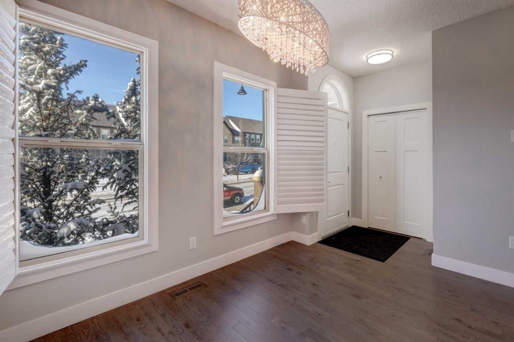 42 Sage Meadows Terrace NW, Calgary — photo 3 of 36