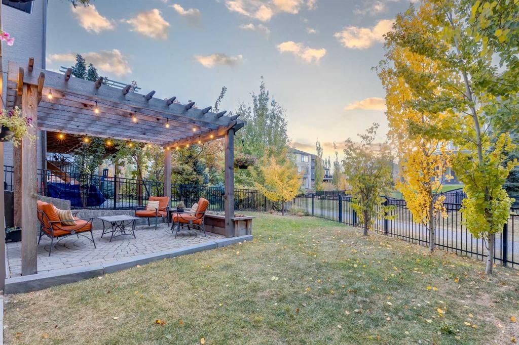 643 Evanston Drive NW, Calgary — photo 2 of 43