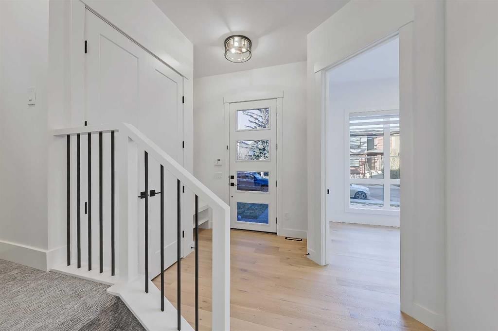 911 22 Avenue NW, Calgary — photo 3 of 50