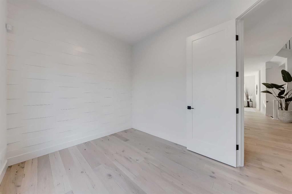 911 22 Avenue NW, Calgary — photo 5 of 50