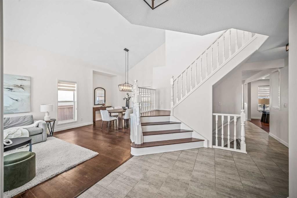 95 Sierra Madre Crescent SW, Calgary — photo 3 of 45