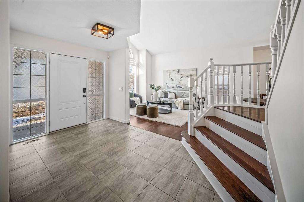 95 Sierra Madre Crescent SW, Calgary — photo 4 of 45