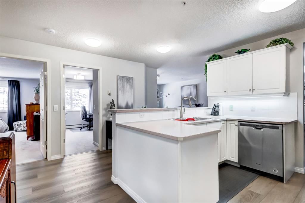 203, 2144 Paliswood Road SW, Calgary — photo 2 of 30