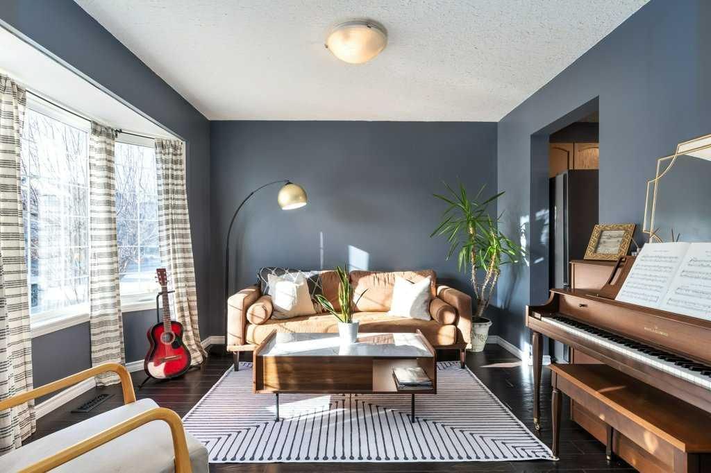 28 Everstone Way SW, Calgary — photo 3 of 50