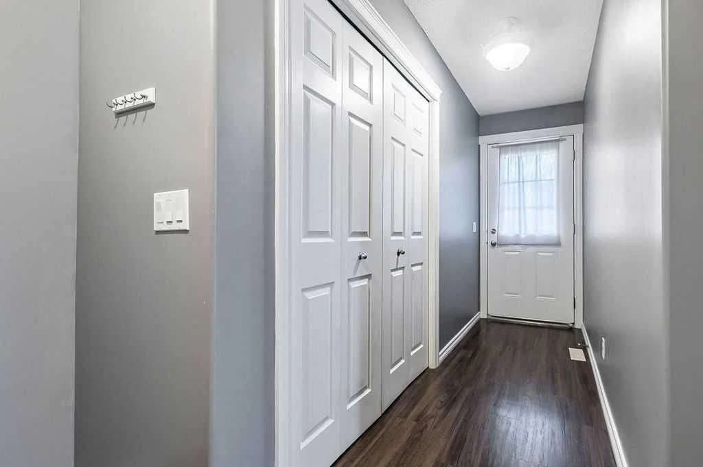 42 Royal Birch Mount NW, Calgary — photo 3 of 49