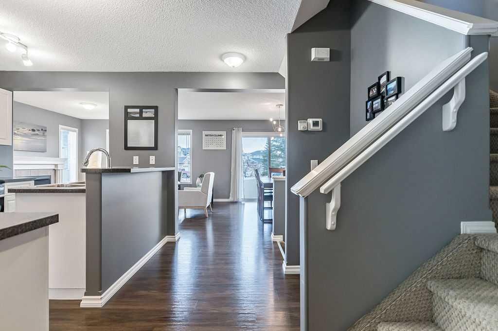 42 Royal Birch Mount NW, Calgary — photo 4 of 49